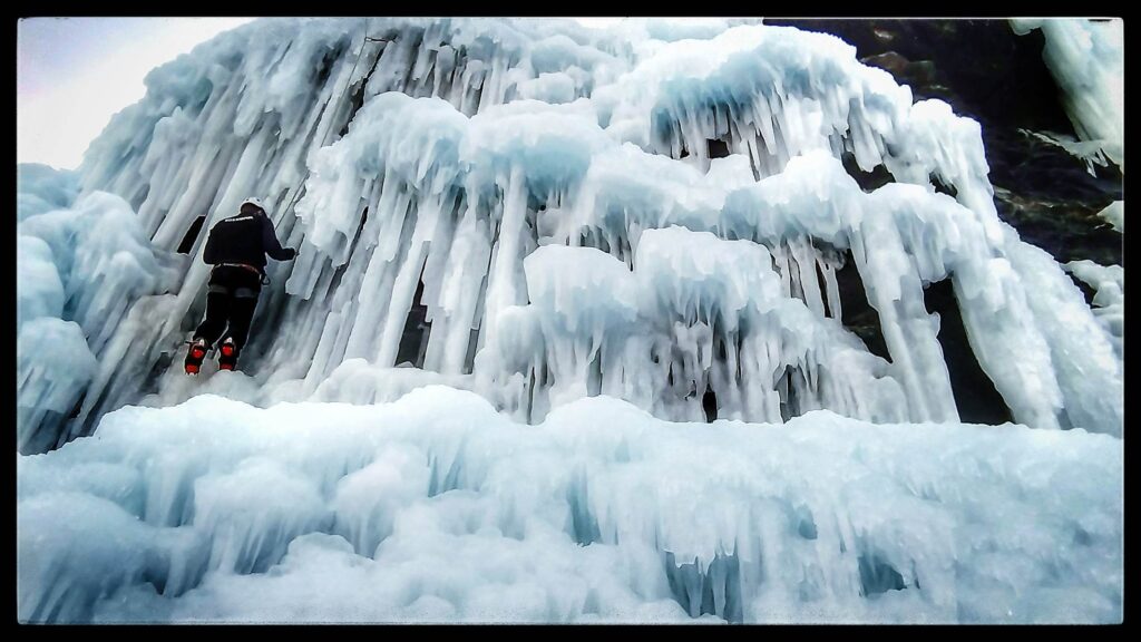 cascade de glace hautes alpes